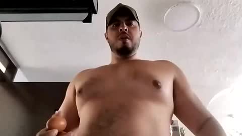 Snapshot of beefypecs_10 chatting on 06/07/26, 02:32 Criss2fer online show from 06/07/26, 02:32