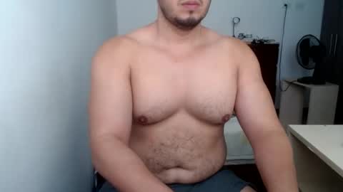 Snapshot of beefypecs_10 chatting on 07/17/26, 04:01 Criss2fer online show from 07/17/26, 04:01