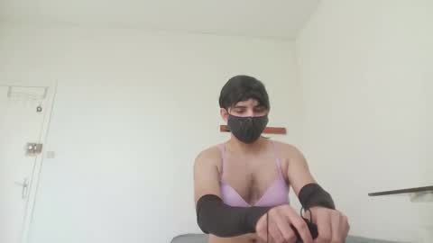 Snapshot of beenishcrossdresser chatting on 12/16/25, 02:22 beenishcrossdresser online show from 12/16/25, 02:22