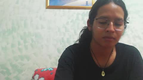 Snapshot of beentage chatting on 12/18/24, 04:31 Alex online show from 12/18/24, 04:31