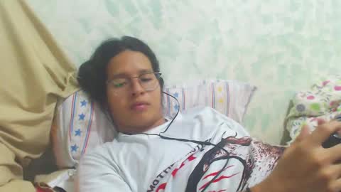 Snapshot of beentage chatting on 12/20/24, 09:17 Alex online show from 12/20/24, 09:17