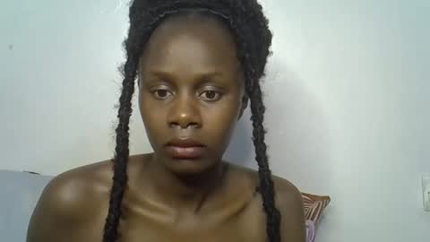 Snapshot of beeswee chatting on 12/19/24, 07:29 beeswee online show from 12/19/24, 07:29