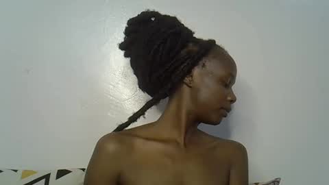 Snapshot of beeswee chatting on 12/20/24, 11:54 beeswee online show from 12/20/24, 11:54