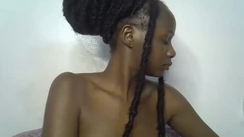 Snapshot of beeswee chatting on 12/20/24, 09:28 beeswee online show from 12/20/24, 09:28