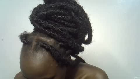 Snapshot of beeswee chatting on 12/21/24, 05:03 beeswee online show from 12/21/24, 05:03