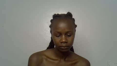 Snapshot of beeswee chatting on 12/23/24, 06:00 beeswee online show from 12/23/24, 06:00