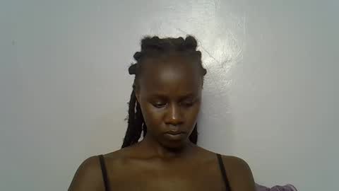 Snapshot of beeswee chatting on 12/23/24, 09:27 beeswee online show from 12/23/24, 09:27