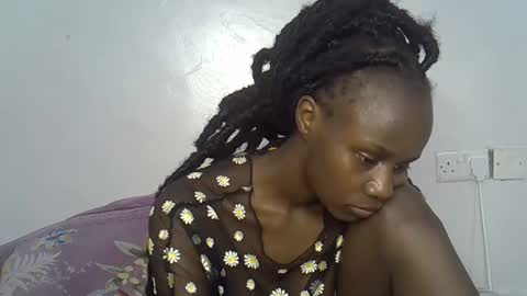 Snapshot of beeswee chatting on 12/24/24, 08:22 beeswee online show from 12/24/24, 08:22