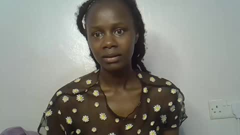 Snapshot of beeswee chatting on 12/25/24, 07:57 beeswee online show from 12/25/24, 07:57