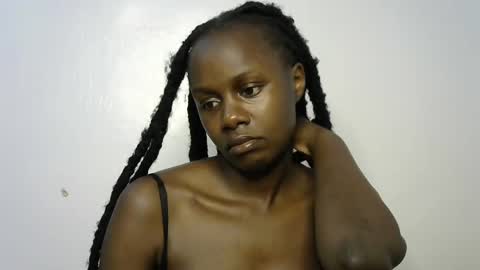 Snapshot of beeswee chatting on 01/08/25, 07:24 beeswee online show from 01/08/25, 07:24