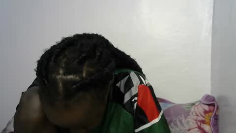 Snapshot of beeswee chatting on 01/15/25, 09:02 beeswee online show from 01/15/25, 09:02