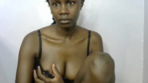 Snapshot of beeswee chatting on 02/08/25, 07:04 beeswee online show from 02/08/25, 07:04