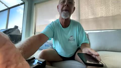 beezkneez63 online show from 07/12/26, 09:50
