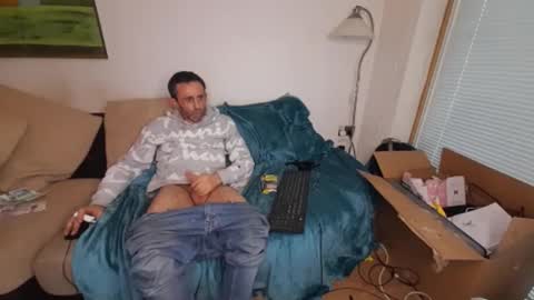 Snapshot of begbestuk chatting on 04/01/26, 02:25 begbestuk online show from 04/01/26, 02:25