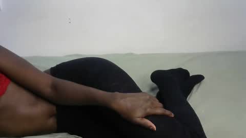 Snapshot of beib_love chatting on 12/18/24, 06:21 beib_love online show from 12/18/24, 06:21