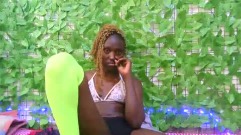 Snapshot of beib_love chatting on 09/12/25, 07:41 beib_love online show from 09/12/25, 07:41