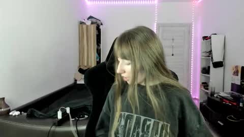 bekka online show from 11/16/25, 04:12