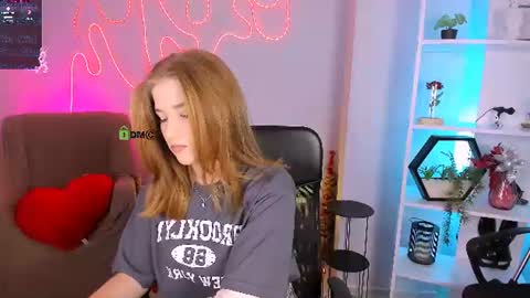 Snapshot of bekky_blue chatting on 07/21/26, 12:29 Bekky online show from 07/21/26, 12:29