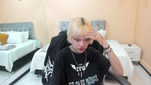 Bela online show from 04/23/26, 01:02