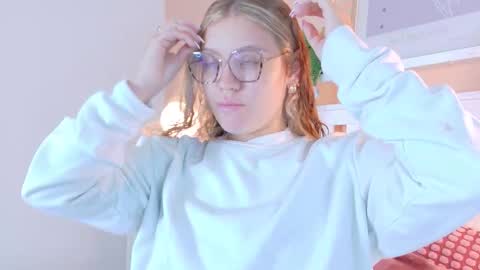Snapshot of belamiller chatting on 09/20/25, 11:33 BELA online show from 09/20/25, 11:33