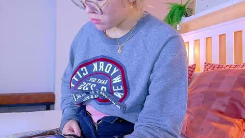 Snapshot of belamiller chatting on 10/01/25, 11:27 BELA online show from 10/01/25, 11:27