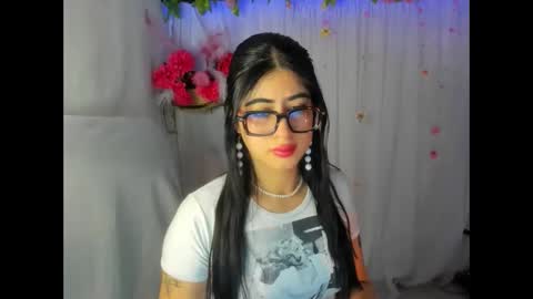 modelo independiente online show from 04/21/26, 11:40