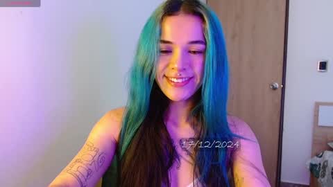 Snapshot of bell_art chatting on 12/17/24, 12:11 online show from 12/17/24, 12:11