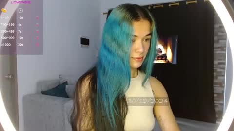 Snapshot of bell_art chatting on 12/30/24, 03:35 online show from 12/30/24, 03:35