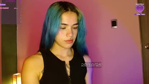 Snapshot of bell_art chatting on 10/28/25, 05:37 online show from 10/28/25, 05:37