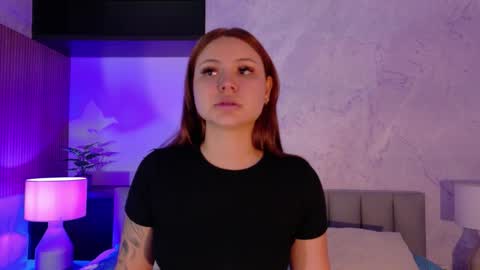 Snapshot of bella01_ chatting on 11/04/25, 11:31 BELLA online show from 11/04/25, 11:31