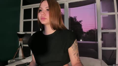 Snapshot of bella01_ chatting on 02/28/26, 11:33 BELLA online show from 02/28/26, 11:33