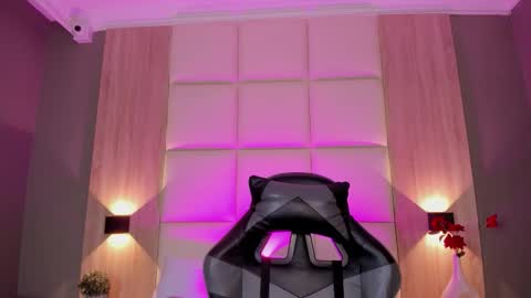 Bella cam online show from 11/07/25, 07:36