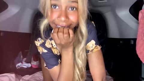 Snapshot of bella19sua chatting on 11/02/25, 02:36 bella19sua online show from 11/02/25, 02:36