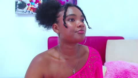 Snapshot of bella_adara1 chatting on 02/04/25, 04:15 CAMILA online show from 02/04/25, 04:15