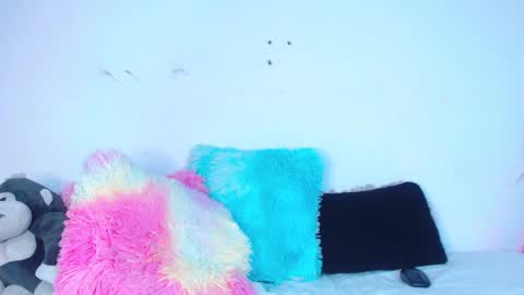 Snapshot of bella_adara1 chatting on 03/11/25, 08:30 CAMILA online show from 03/11/25, 08:30