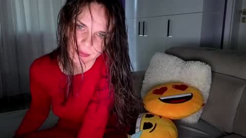 Snapshot of bella_alice chatting on 11/16/25, 02:33 Alicia Belvedere online show from 11/16/25, 02:33