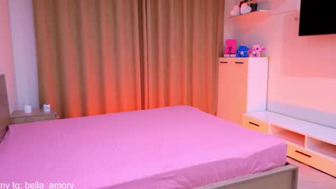 Bella online show from 11/21/25, 08:18