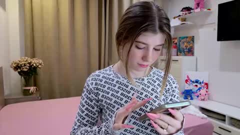 Bella online show from 03/10/26, 08:25