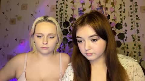 bella_and_alice online show from 10/01/25, 02:56