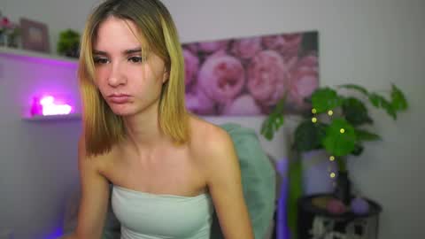 BellaBlonde online show from 12/18/25, 02:45