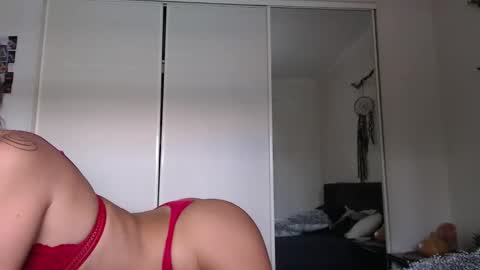 Bella online show from 02/08/26, 01:09