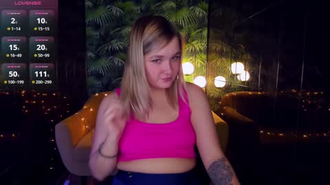 Snapshot of bella_cosmos chatting on 12/28/24, 08:26 Bella online show from 12/28/24, 08:26