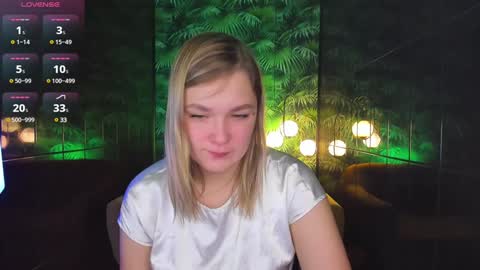 Snapshot of bella_cosmos chatting on 01/07/25, 05:12 Bella online show from 01/07/25, 05:12