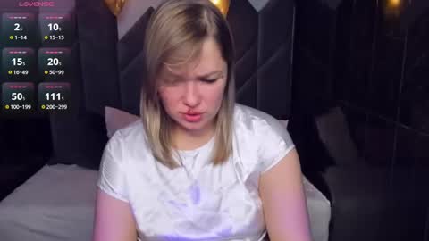 Snapshot of bella_cosmos chatting on 02/10/25, 05:36 Bella online show from 02/10/25, 05:36