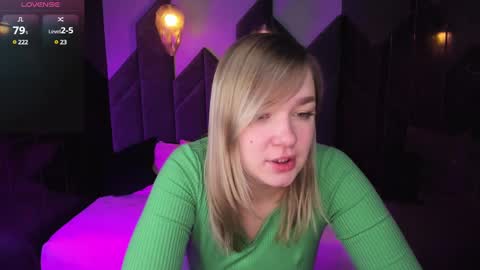 Snapshot of bella_cosmos chatting on 03/11/25, 05:16 Bella online show from 03/11/25, 05:16