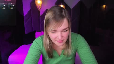 Snapshot of bella_cosmos chatting on 03/11/25, 08:20 Bella online show from 03/11/25, 08:20