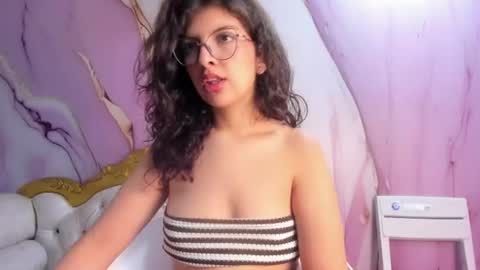 B  E  L  L  A  online show from 07/06/26, 11:07
