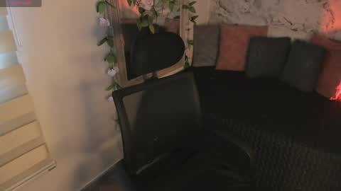 Snapshot of bella_desi chatting on 05/15/26, 01:07 Dessi online show from 05/15/26, 01:07