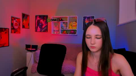 Snapshot of bella_dorn chatting on 07/11/26, 09:12 Bella online show from 07/11/26, 09:12