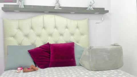 Snapshot of bella_ebony19 chatting on 05/19/26, 11:16 bella_ebony19 online show from 05/19/26, 11:16